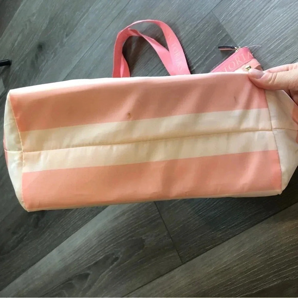 Victoria's Secret Pink White Striped Insulated Cooler Tote Bag Zipper Reusable - Picture 3 of 9
